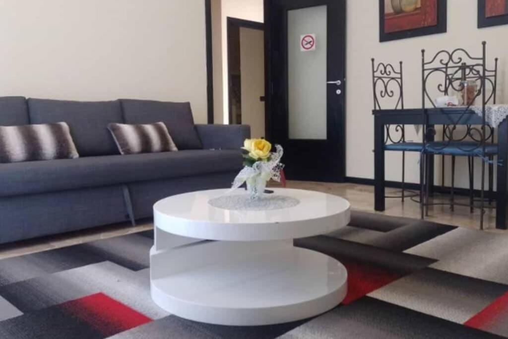 Elizabeth House Lägenhet Como Exteriör bild