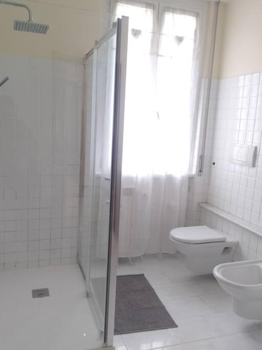 Elizabeth House Lägenhet Como Exteriör bild